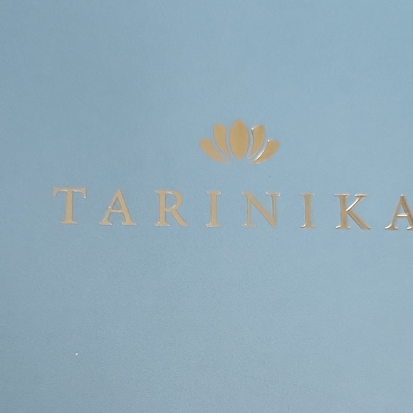 Elegant Gold and Silver Jewelry Set - Picture 2 of 4